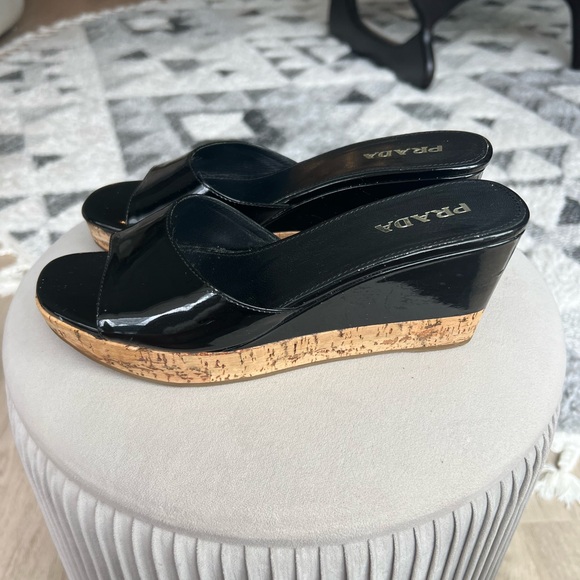 Patent leather printed slides - Picture 3 of 3